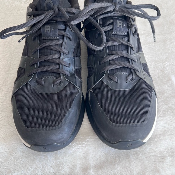 ON Running The Roger Clubhouse Pro Athletic Shoes Black White Men’s size 11 - Picture 4 of 10